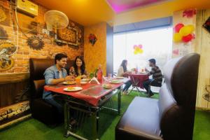 FabHotel Royal Palace