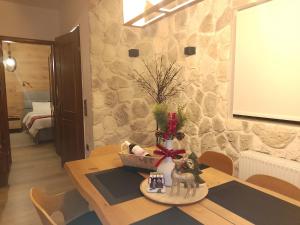 G&J Traditional House