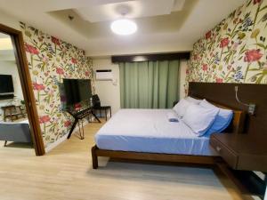 1bedroom suite 50th floor with balcony and bathtub at Horizons 101 tower 1