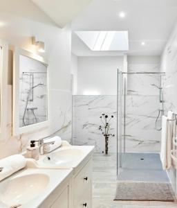 Lovely Farmhouse In Historic Estate