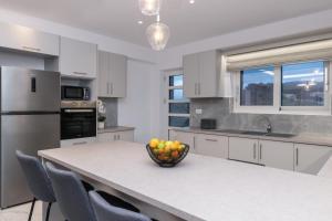 Villa Orizzonte - First Floor Apartment with shared pool & amazing view