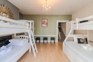 Stag do & Hen Party Welcome Beautiful town house next to Beach