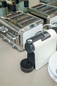 King and Queen bed Sea and Mountain View Promenade