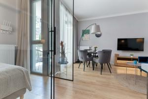 Elegant Apartments in Gdansk Center with Parking and Access to Viewing Terrace by Noclegi Renters
