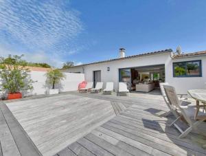 830 La Villa - Heated pool with removable bottom