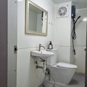 Popular Muang Thong Thani Condo, Building T9, Floor 8, Room 13