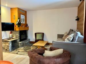 Chalet - Apt 5pax au pied des pistes - parking - skiroom - cheminée - balcons