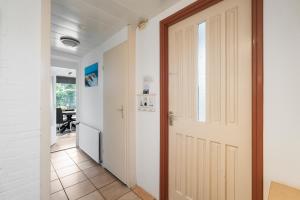 Bungalow mit Sonnenterrasse und großem Südgarten in Strandnähe - Garnekuul 69