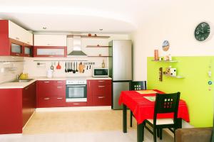 Cozy Nest with Glass Veranda