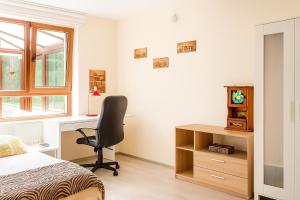 Cozy Nest with Glass Veranda