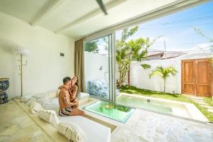 Mare 1BR Romantic Villa, 5 Min to Thomas Beach