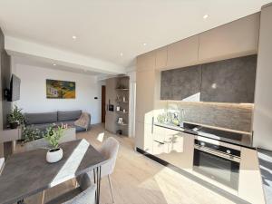 Cozy LOFT Suites & Urban Retreats