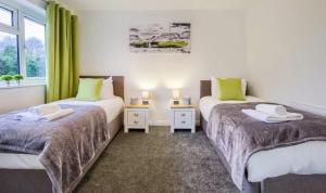 Spacious 3BR Home Sleeps 6 Perfect for Short and Long Term Stays