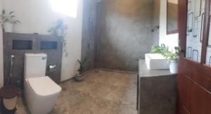 Indunil Family Residence With Pool Hiriketiya