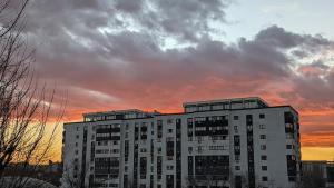 Riviera Park Retreat