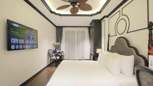 Royal Hotel - Trinh Van Bo, Nam Tu Liem