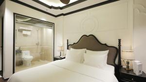 Royal Hotel - Trinh Van Bo, Nam Tu Liem