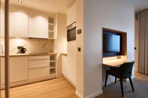 Georges Henri Aparthotel