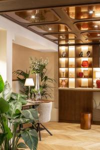 Hotel Des Deux Continents