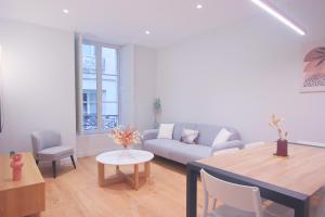 Appartements 3 Chambres de luxe 6 personnes, Centre Ville, Clim, Ascenseur