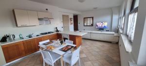 Blu Manerba with a panoramic pool overlooking the islands