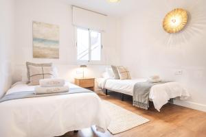 Elegant Apartment with Terrace and Pool REMS