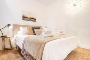 Elegant Apartment with Terrace and Pool REMS