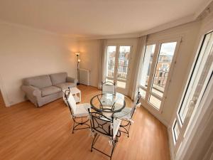 Amiral View - Great 1 Bedroom Apartment in Paris