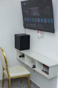 Whispering Palms Studio- Inside kunste Hotel