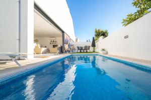 Golden Nelly By Algartur