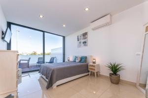 Golden Nelly By Algartur