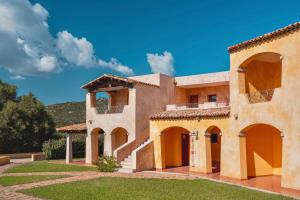 ISA-Residence with private beach in Marinella