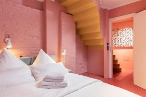 Memphis Design Loft Duplex -40sqm- near Antonplatz