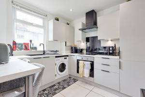 Spacious 4-Bedrooms - Family - Contractor - Parking - Super Fast Speed Wi-Fi - Sleeps 5 - CLARK PROPERTY ESTATES