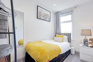 Spacious 4-Bedrooms - Family - Contractor - Parking - Super Fast Speed Wi-Fi - Sleeps 5 - CLARK PROPERTY ESTATES