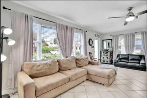 Cozy three bedroom near Hollywood beach