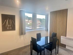 Two Bedroom Apartment by Brookland Stays Serviced Accommodation Short Lets Leeds with Free WiFi