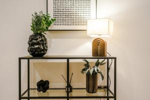 Sleek City Stay 2 Bed Apt Free Parking and Terrace