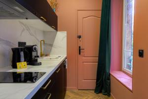 Suite jacuzzi chic et romantique climatisé