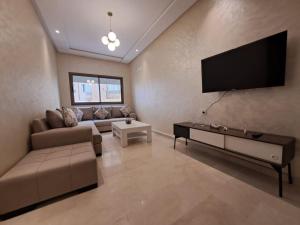 Perfect Location! Train Station & Corniche Nearby