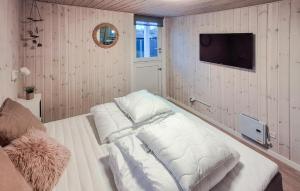 Lovely Home In Sjølund With Wifi