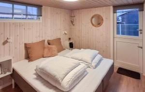 Lovely Home In Sjølund With Wifi