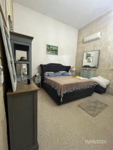 Master Suite with Kingsize Bed and Ensuite