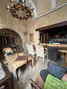 Master Suite with Kingsize Bed and Ensuite