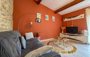 Awesome Home In Sernhac