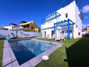 Villa 6- Pink Princess - Private Heated Pool