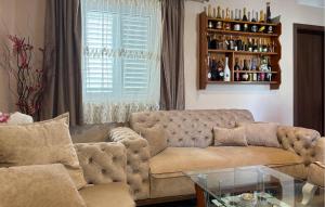 Beautiful Home In Lovorje