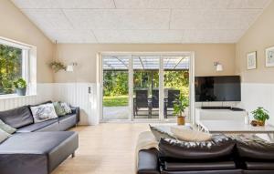 Gorgeous Home In Farsø With Wifi