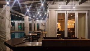 THE SEA BREEZE GUEST HOUSE & VENUE HIRE, 11 on SHELBOURNE