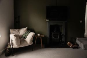 Relaxing hot tub retreat in Llangefni